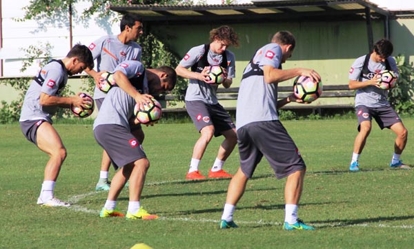 Adanaspor’da futbolculara uyarı