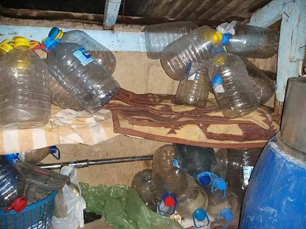 Adana'da bin 290 litre kaçak içki ele geçirildi