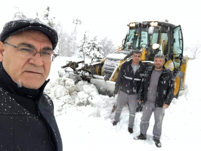 Makamında oturmayan başkan