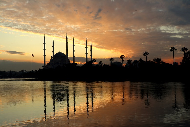 Adana 2019'u muhteşem bir görüntüyle uğurladı