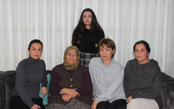 UMUTLU BEKLEYİŞ