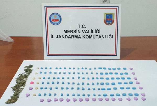 Jandarma ekipleri, uyuşturucu satıcılarına göz açtırmıyor
