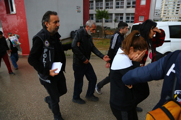 Adana'da uyuşturucu operasyonu: 3 tutuklama