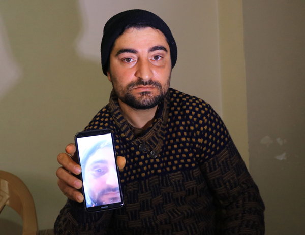 İşçiyi darp edip, kimliğine el koydular