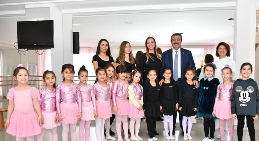 Soner Çetin’den sanata destek