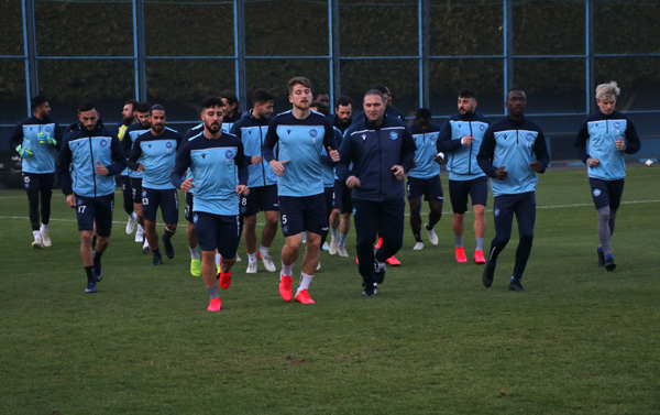 Tütüneker: “Yarıştan kopmadık”