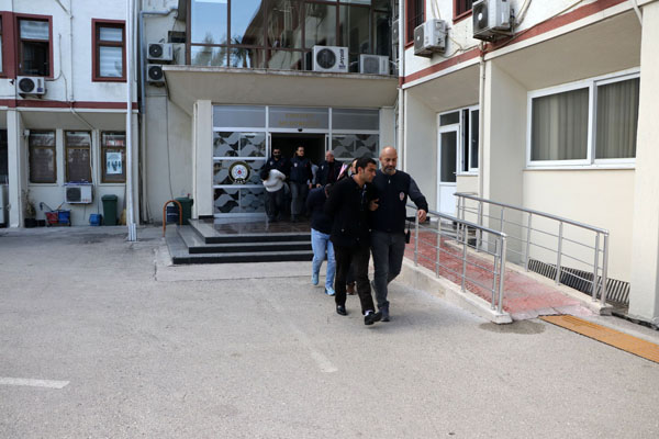 Hırsızlık şüphelisi kadın pes dedirtti