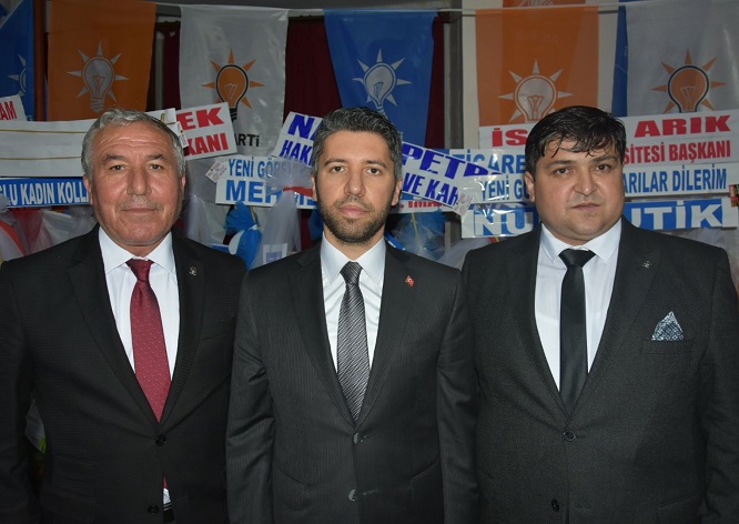 AK PARTİ'DE DEVİR TESLİM GİBİ KONGRE