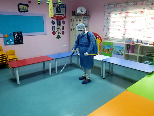Seyhan Belediyesi bulaşıcı hastalıklara karşı ilaçlandı