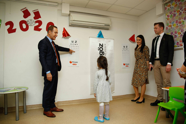 Kreşteki 200 minik göz taramasından geçirildi