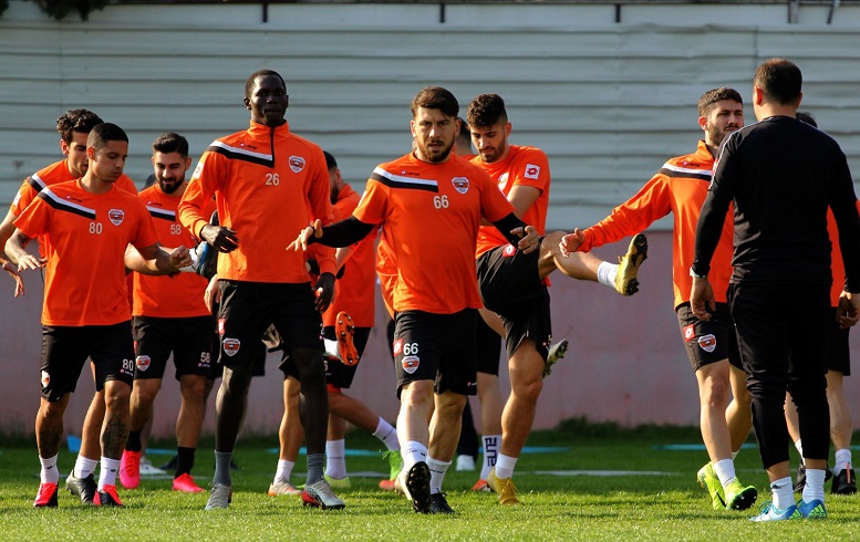 Adanaspor kampa giriyor