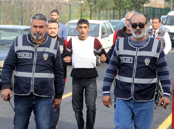Dolmuş şoförünü öldürüp böyle kaçtı