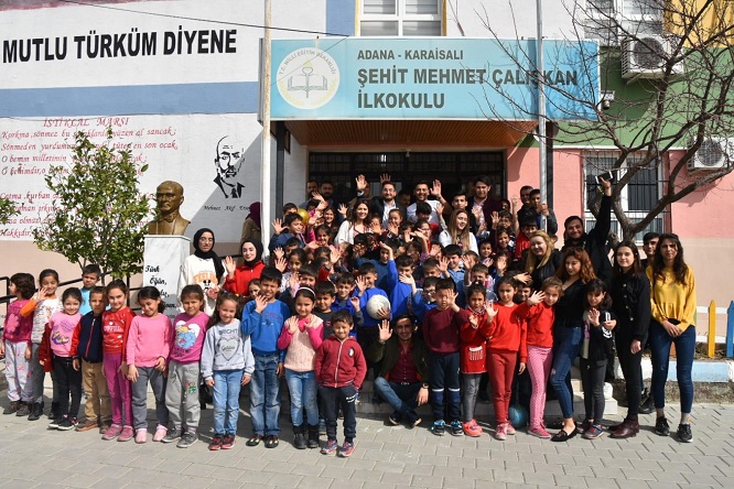 ‘1 Kitap, 1 Çocuk’ projesi yüzleri güldürdü