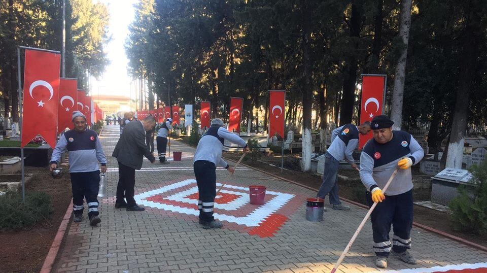 Mezarlıklar ve şehitliklere özel ihtimam