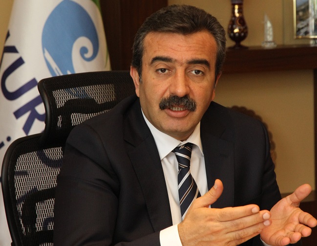 Çetin ‘Şeref kürsüsünde’