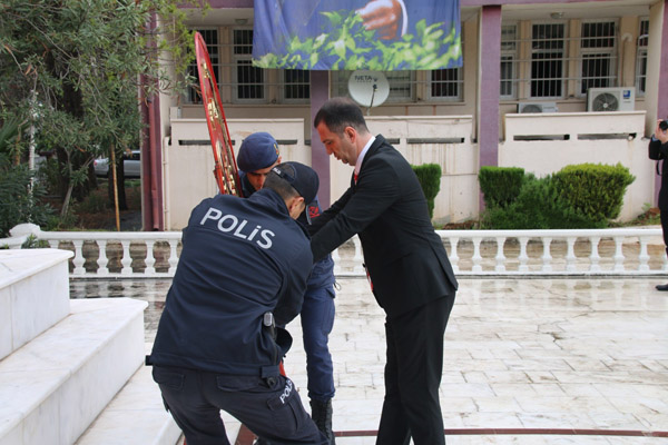 Kozan'da sade tören