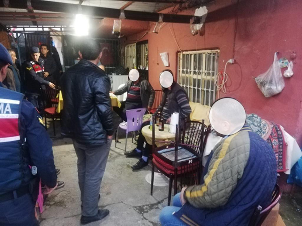 Evini kahvehaneye çeviren şahsa ceza