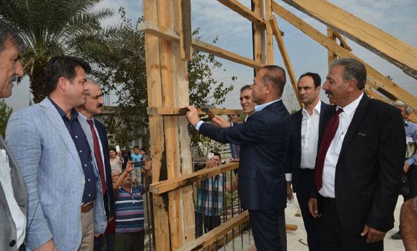 Büyükşehir, halkla birlikte cami yapıyor