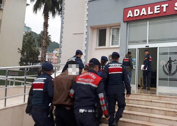 Depodan hırsızlık yapan 2 şüpheli yakalandı