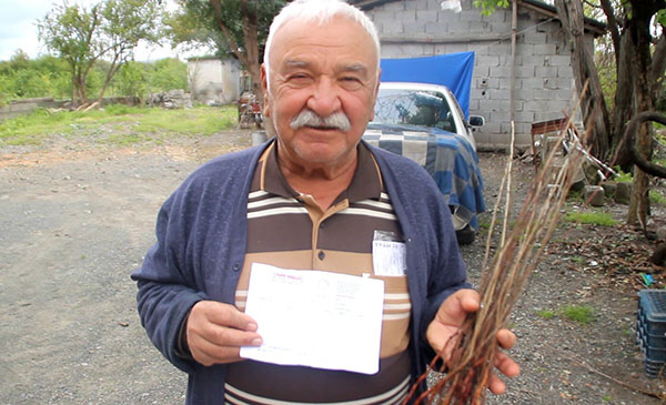TV’den fidan alan çiftçiye kurumuş fidan yolladılar
