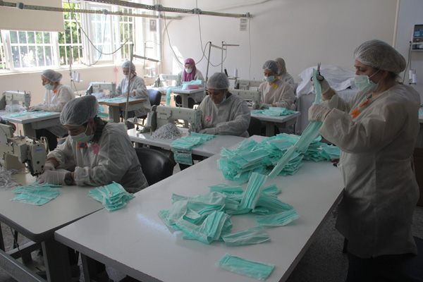 Meslek liseleri maske fabrikası oldu
