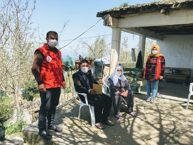 Şehit babasından duygulandıran bağış