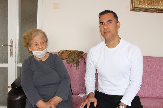 YAŞLI KADINI SOYDULAR