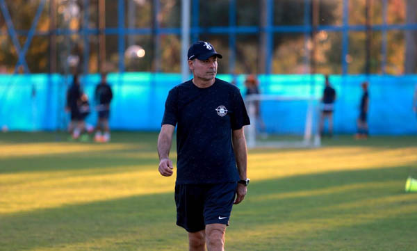 İpekoğlu’ndan futbolculara gönderme: ‘Uyanamadılar’