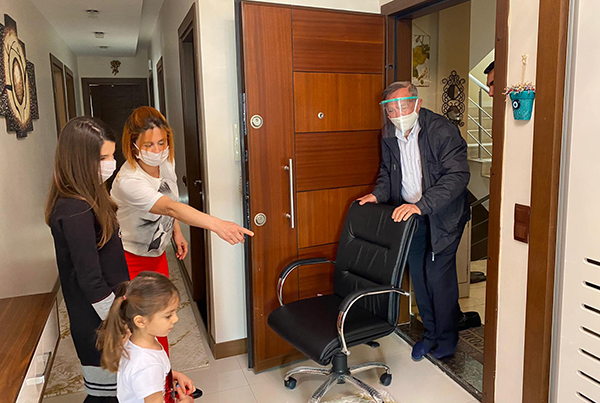 Makam koltuğu çocuğun evine gitti!