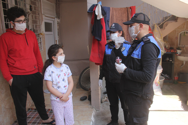 Mektup yazıp çocukları için hediye istedi