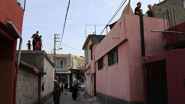 Küçük kızı polis kurtardı