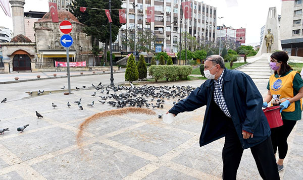 Yasak sürüyor, Seyhan durmuyor