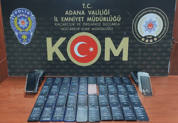 200 bin liralık gümrük kaçağı cep telefonu ele geçirildi