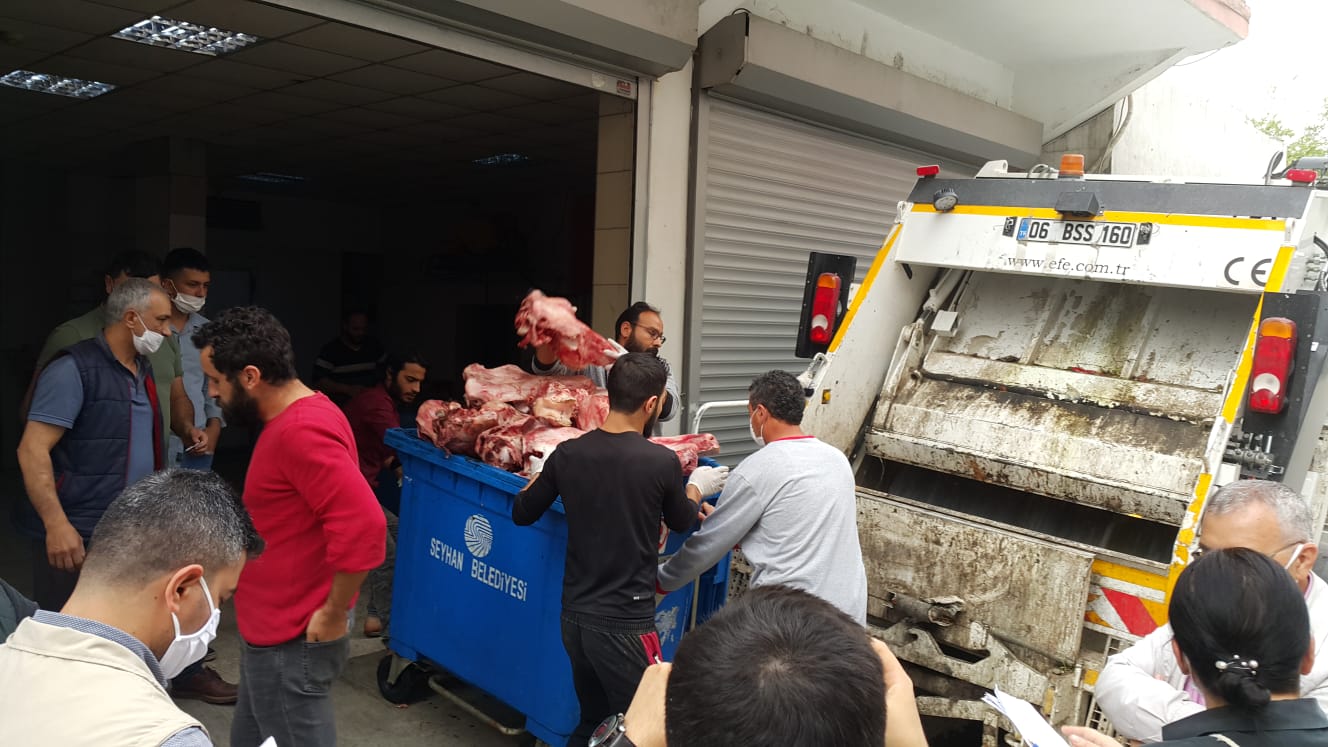 Seyhan Zabıta’dan “Sakatat et” operasyonu