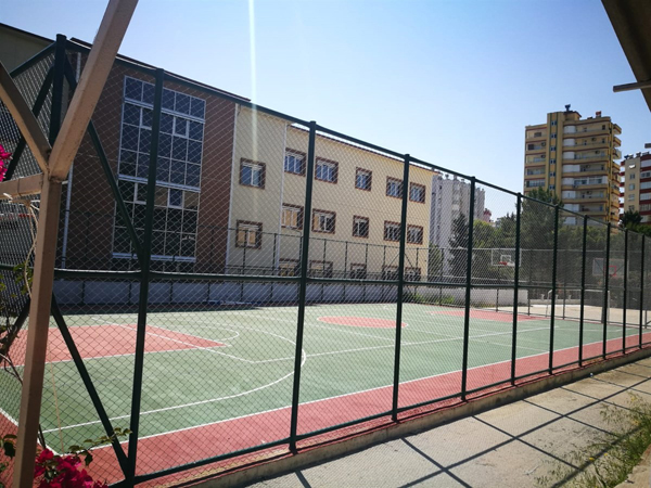 Adana'da 16 okula spor sahası yaptırıldı