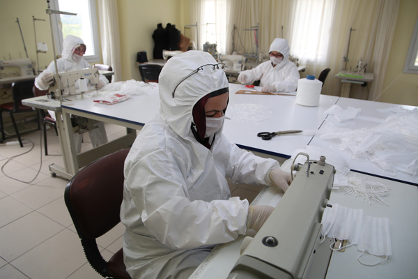 Yüreğir Belediyesi 1 milyon maske dağıttı