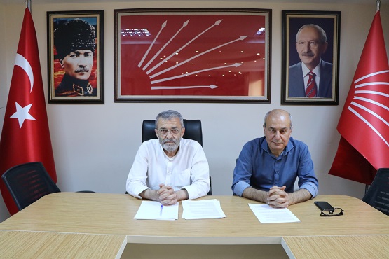 CHP'DEN AY'A TOY SİYASETÇİ YAKIŞTIRMASI