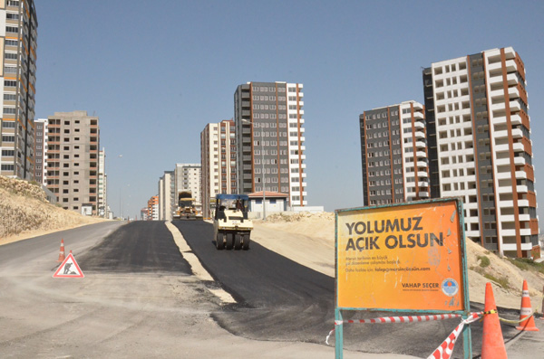 Tarsus'ta asfalt çalışması