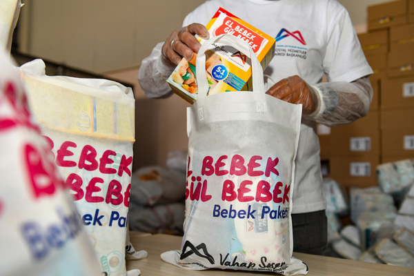 'El bebek gül bebek' paketleri 8 bin aileye ulaştı