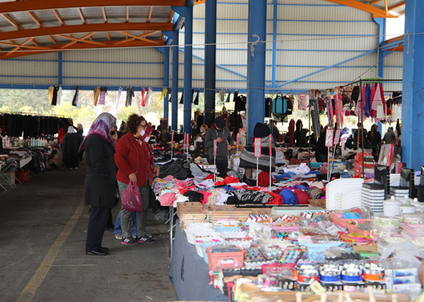 Yüreğir'de sosyete pazarları açıldı