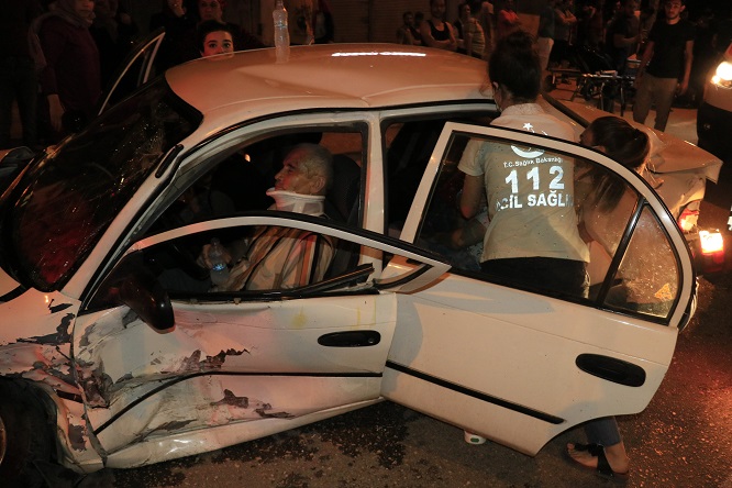 OTOMOBİL KAZASI: 1 ÖLÜ, 6 YARALI