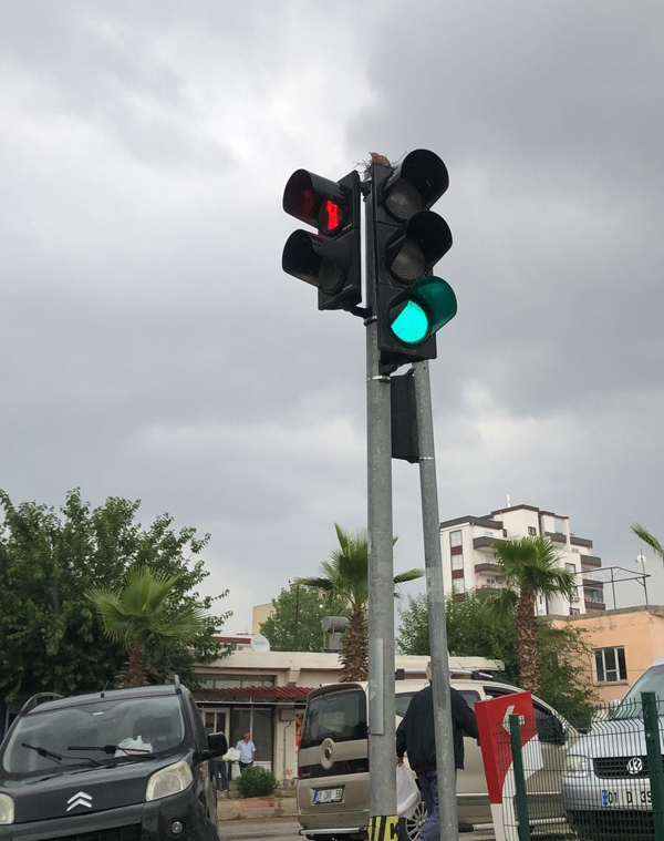 Trafik ışıklarında annelik nöbeti