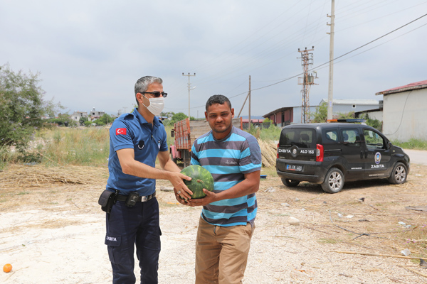 İhtiyaç sahiplerine bin adet karpuz