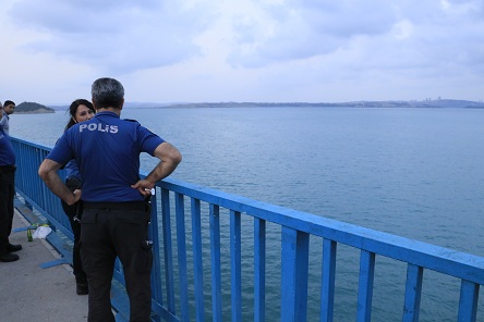 ATLADIĞI GÖLDE KAYBOLDU