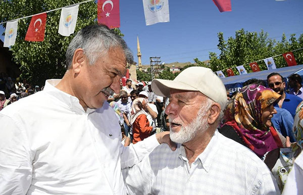 Fedakar babaların günü kutlu olsun