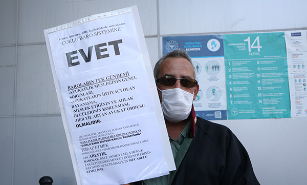 Çoklu baro sistemi için tek başına eylem yaptı