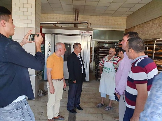 Dumrul dert dinliyor