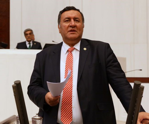Gürer: “Çiftçileri, kendi topraklarında amele yapacaklar”
