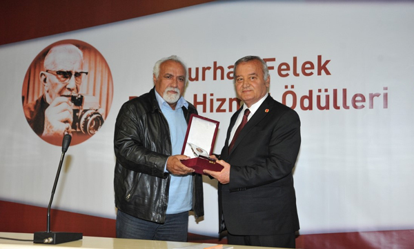 Kurtar Çakın'a Burhan Felek Basın Hizmet Ödülü