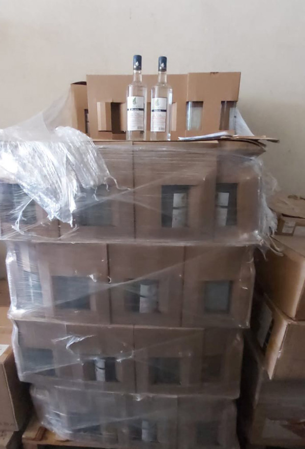 Adana'da 2 bin 140 litre kaçak etil alkol ele geçirildi